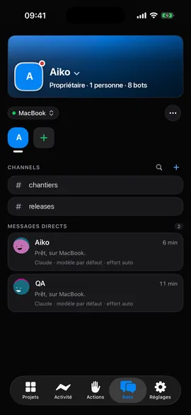 Aiko Remote sur iPhone : l’espace Aiko, ses channels « chantiers » et « releases », et les messages directs avec Aiko et QA.
